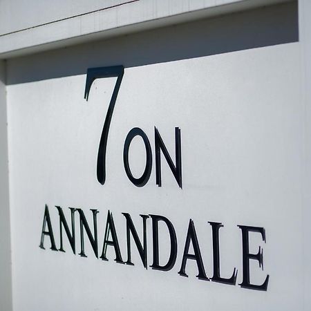 7 On Annandale B&B East London Extérieur photo