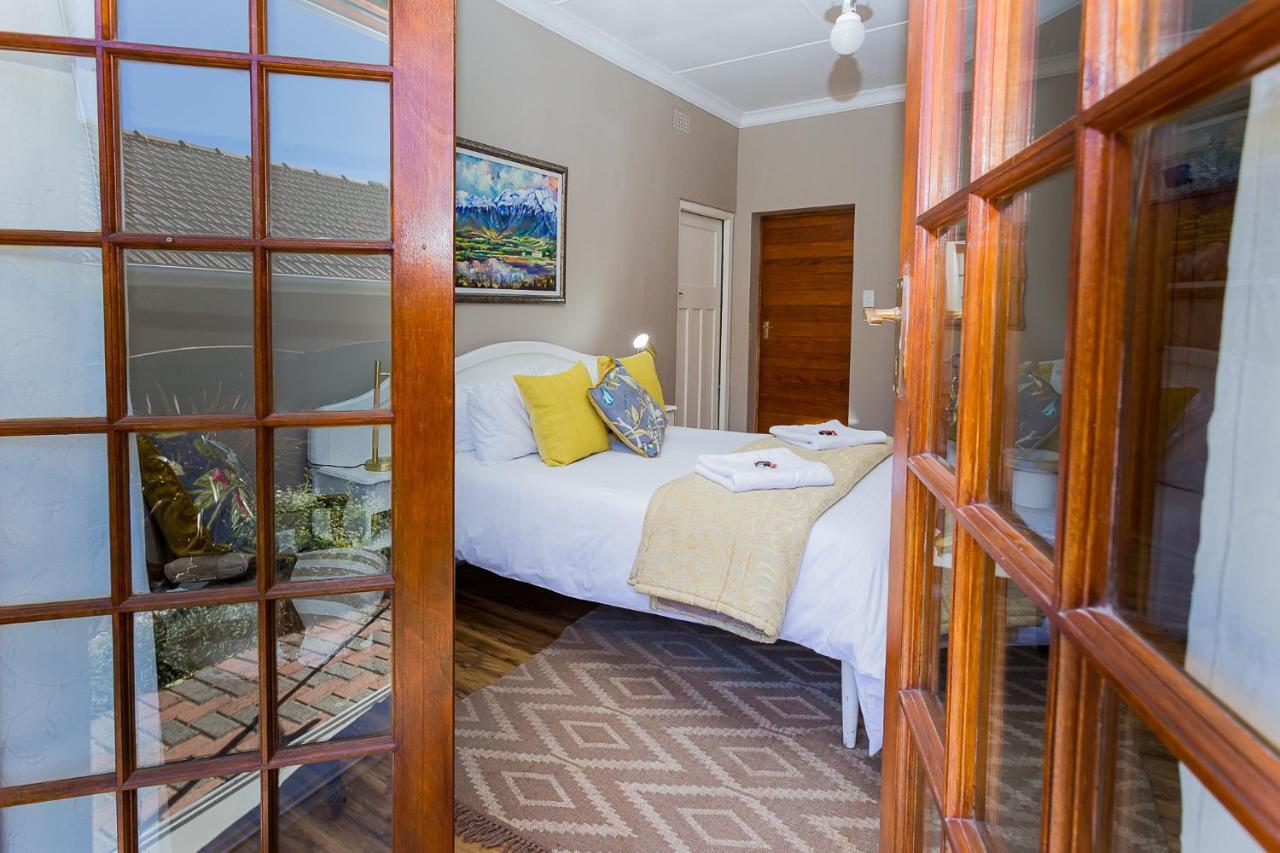7 On Annandale B&B East London Extérieur photo